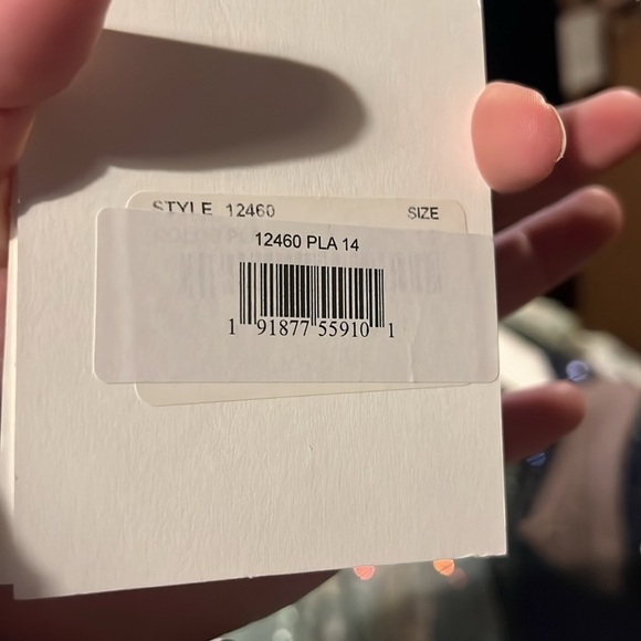 Mac Duggal 12460 NWOT Sequin Embellished Jewel Neckline Lace Gown - Picture 7 of 8